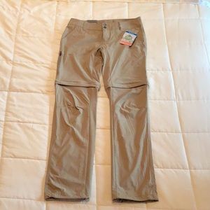 New. Convertible Columbia Hiking Pants. Stretchy